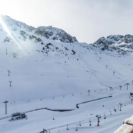 Communion Avec La Nature - Au Pied Des Pistes *