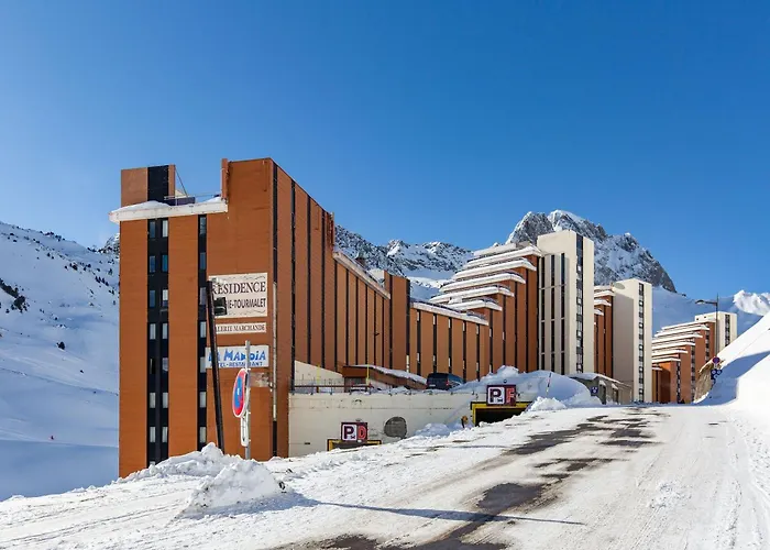 Communion Avec La Nature - Au Pied Des Pistes